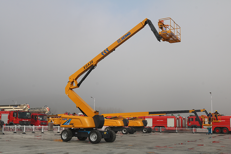 XCMG XGA26 Manlift 26M Articulated Boom Lift Aerial Work Platform For ...