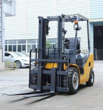 XCMG 2 Ton Forklift Diesel China Small Wheel Forklifts Truck With Japan Forklift Engine FD18T Price