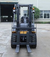 Chinese Brand XCMG 1.5 Ton Forklift Mini Diesel Forklift Truck FD15T Price