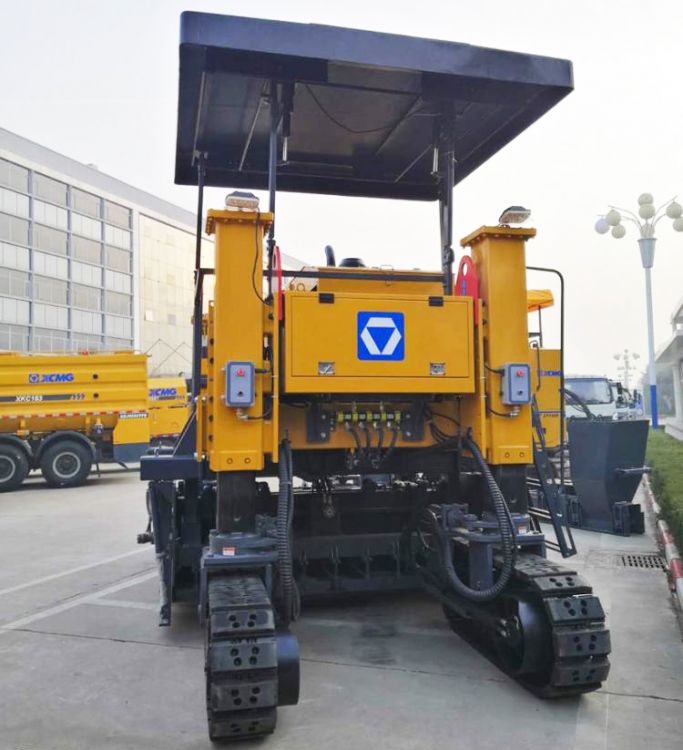 XCMG official concrete paver XMC6500 slip form versatile road paving