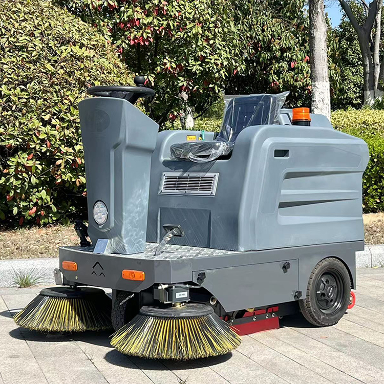 Three Brush YX-12A floor sweeper scrubber street cleaning equipment