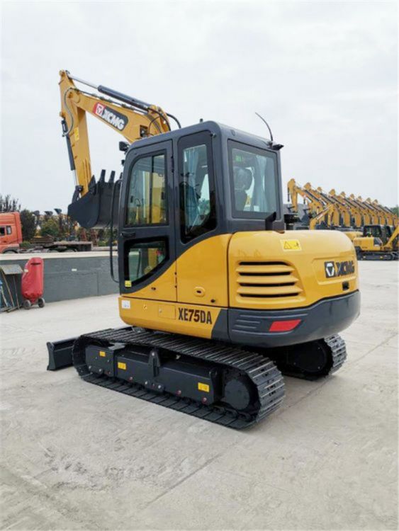 7.5 ton XCMG crawler excavator XE75DA price, MACHMALL