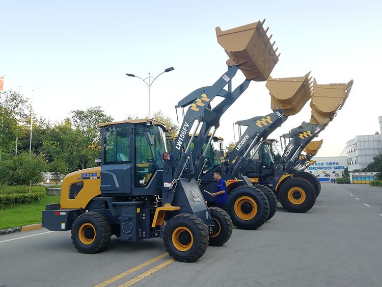 XCMG official 1.5ton mini payloader LW156FV with 0.7m3 bucket price ...