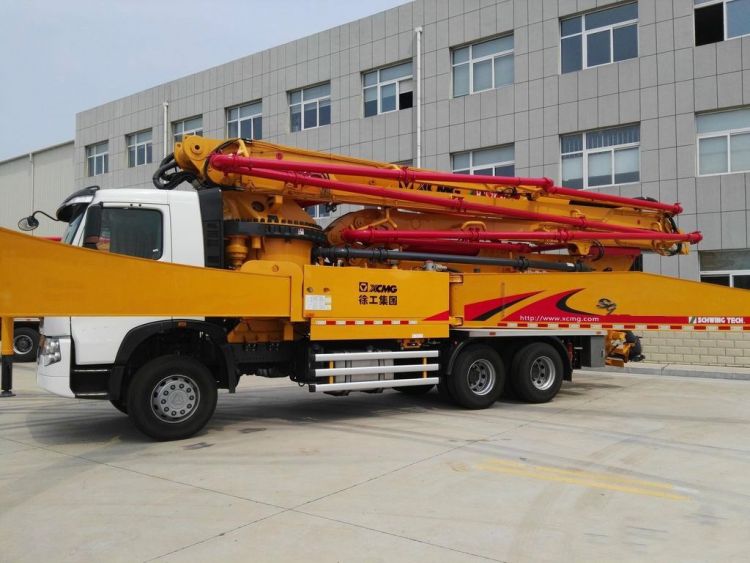 XCMG Official concrete pump car HB62V Chinese new concrete mixer pump ...