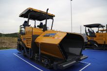 XCMG RP753 7.5m width road crawler paver laying machine for sale