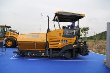 XCMG RP753 7.5m width road crawler paver laying machine for sale