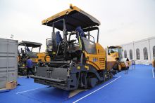 XCMG RP753 7.5m width road crawler paver laying machine for sale