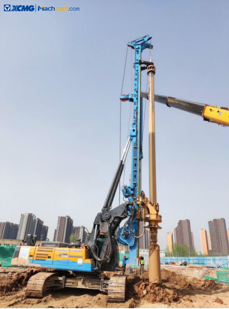 XCMG XR120D small piling rig machine 120kn 44m rotary drilling rig for ...