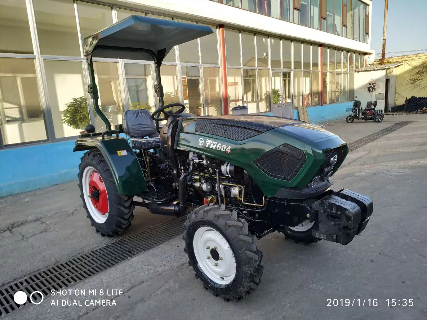 China Factory Supply 60HP 4WD Farm Machine Agricultural Tractors