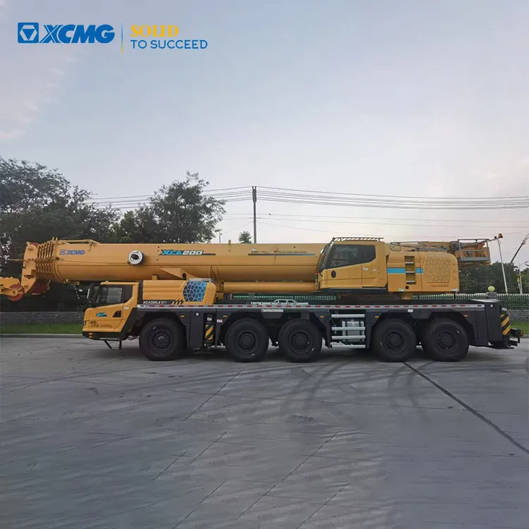 XCMG Factory Used All Terrain Mobile Crane XCA200L8 Price for Sale