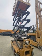 XCMG Official Secondhand 10m Automatic electric scissor lift GTJZ1012 Factory Price