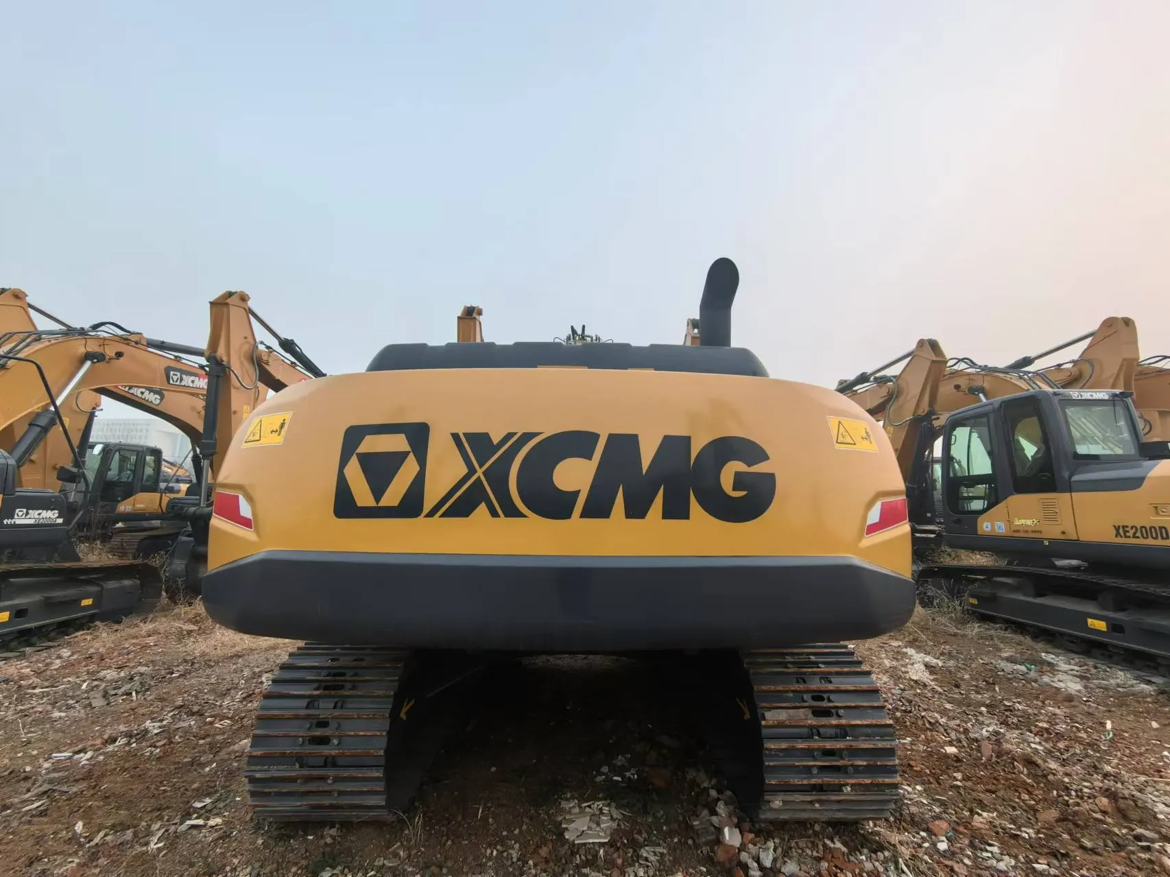 XCMG second hand crawler excavator XE200DA