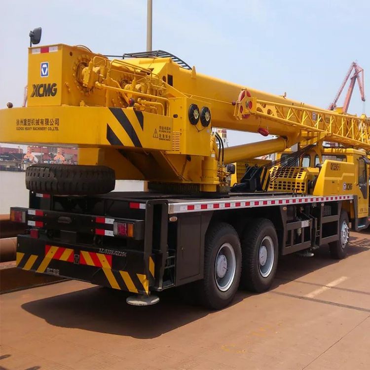 XCMG factory famous 160 ton used all terrain crane QAY160, MACHMALL