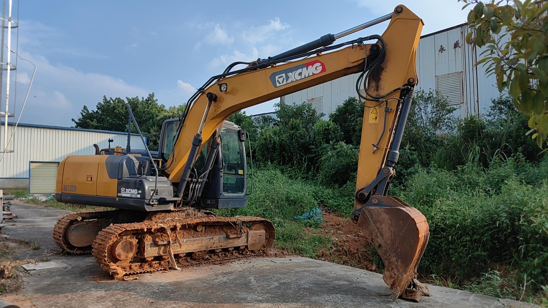 XCMG XE490D crawler excavator